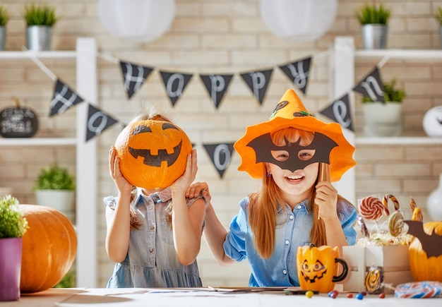 niños en halloween