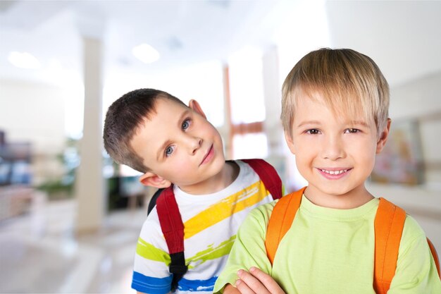 Niños listos para el regreso a clases