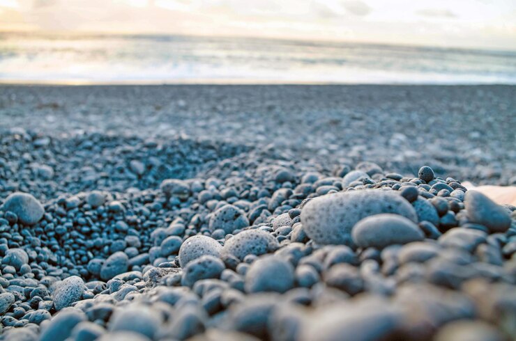 Foto nível de superfície das pedras na praia