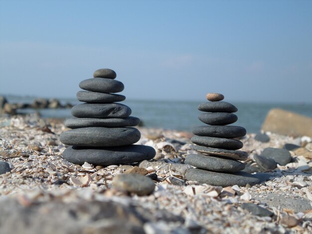 Nível de superfície das pedras na praia