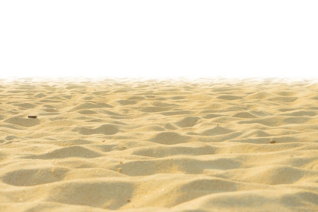 Nivel de la superficie de la playa de arena contra el cielo despejado