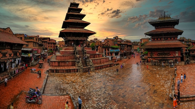 No centro de Bhaktapur, onde turistas e residentes abundam a qualquer hora