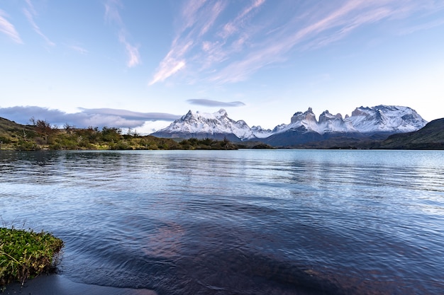 No parque nacional torres del paine, patagônia, chile, lago del pehoe.