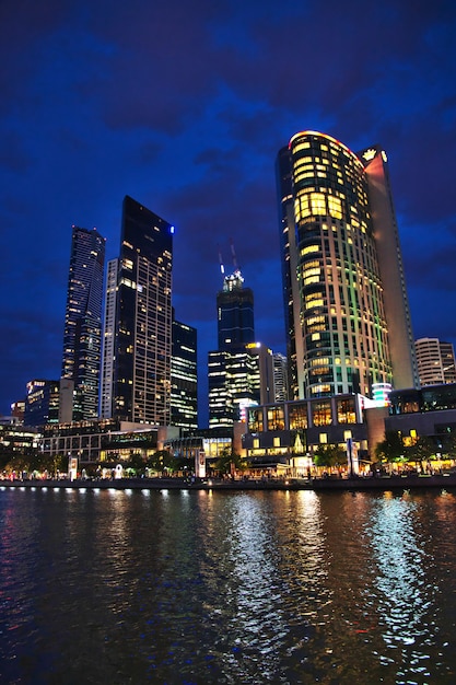 Noite à beira-mar em melbourne