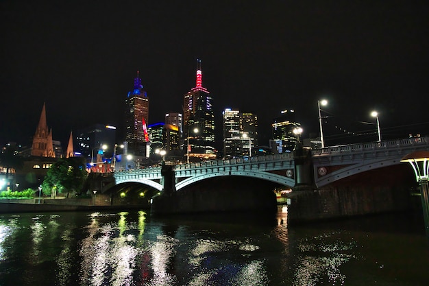 Noite à beira-mar em Melbourne