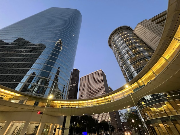 Foto noite construindo arquitetura moderna em houston texas estados unidos da américa