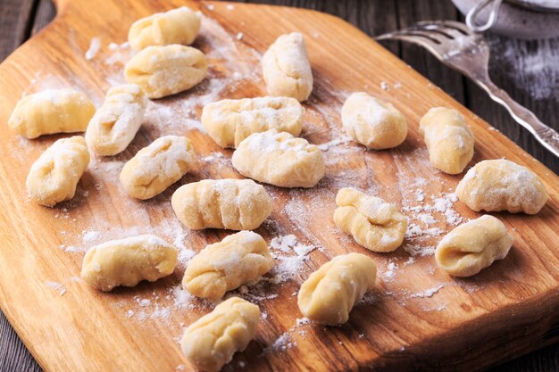 Ñoquis de papa caseros crudos.