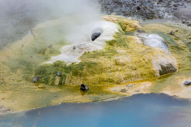 Norris Geyser Basin no Parque Nacional de Yellowstone