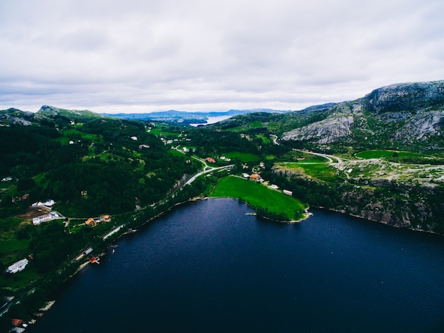 Noruega, la vista de la ciudad desde el aire