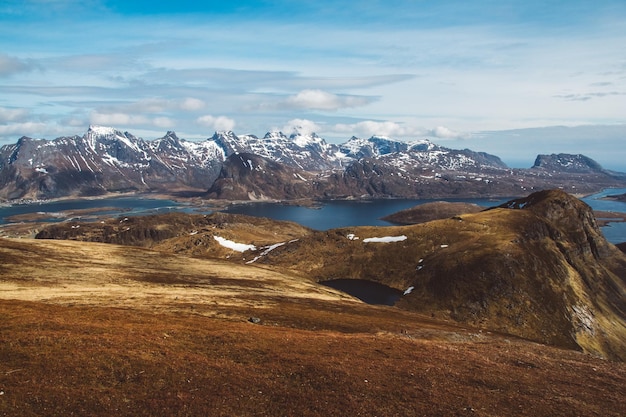 Norwegen Berge und Landschaften auf den Inseln Lofoten Natürliche skandinavische Landschaft