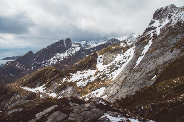 Norwegen Berge und Landschaften auf den Inseln Lofoten Natürliche skandinavische Landschaft