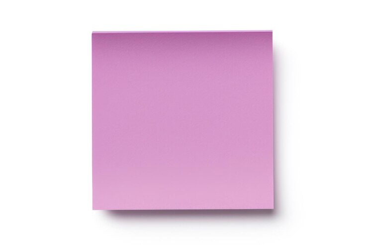Foto la nota adhesiva aislada en fondo blanco ar 32 v 52 id de trabajo b5eaa0ef2d9e49a0b284c837bb8bd70c