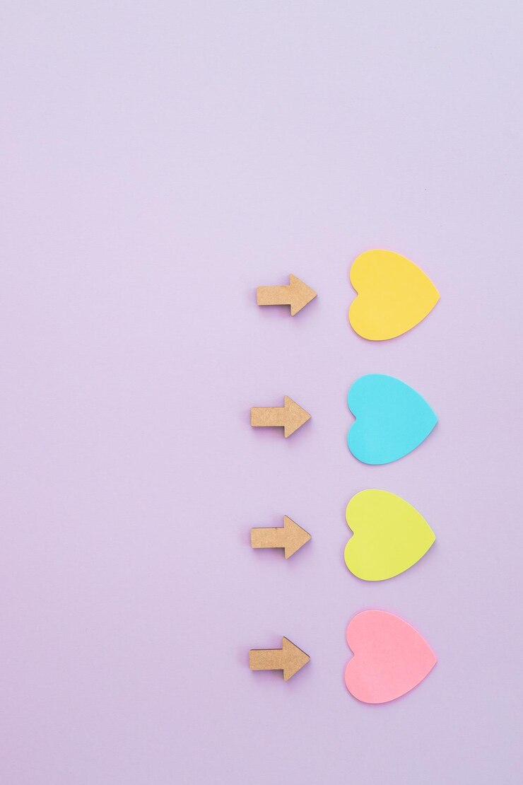 Notas adhesivas flechas de madera en forma de corazón línea de color del arco iris