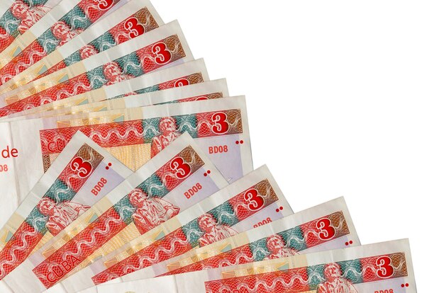 notas conversíveis de pesos cubanos encontram-se isoladas no branco