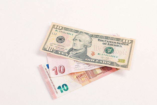 Notas de lira turca, dólares americanos e euro