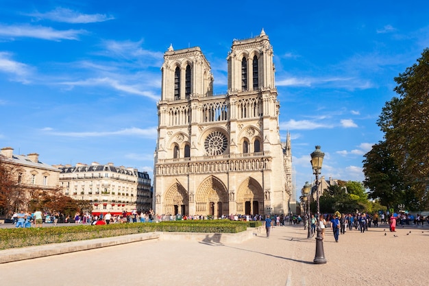 notre dame de parís francia