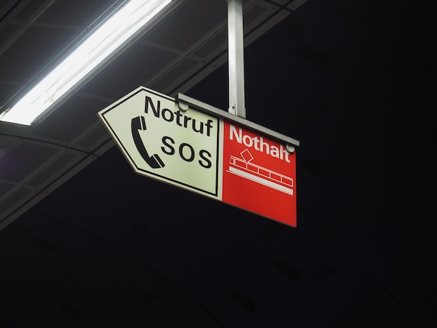 Notruf Notruf SOS Nothalt Notstoppschild