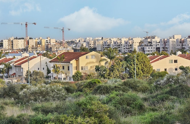 Nova área urbana e construção de novas casas junto ao parque da cidade