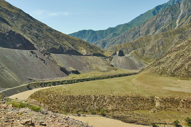 Nova rota Norte-Sul canyon rio Naryn Quirguistão