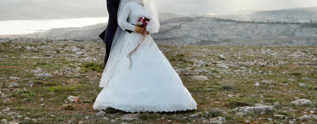 Novia y novio antes de la boda