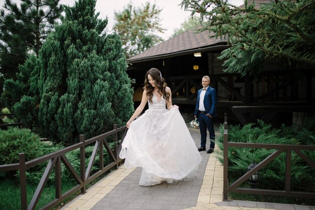 Novia y novio en el día de la boda