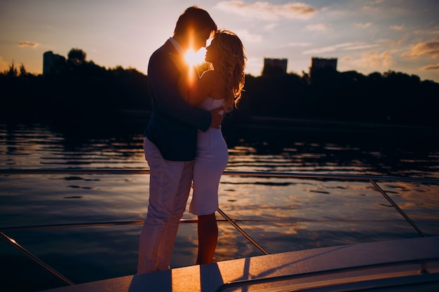 Novios novios juntos para siempre.