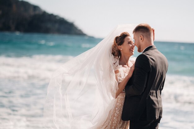 Novios en la Riviera francesa. Bodas en Provenza. Novios en Francia.