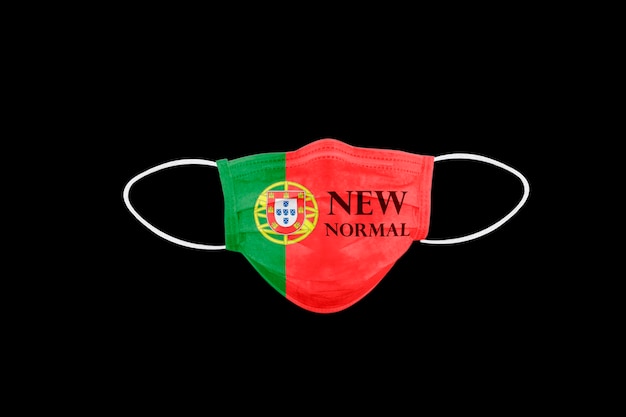Novo texto normal na máscara facial com bandeira de Portugal