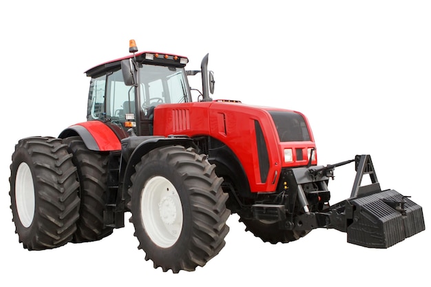 Novo trator vermelhoNovo trator agrícola modernizado vermelho com rodas grandes no isolado