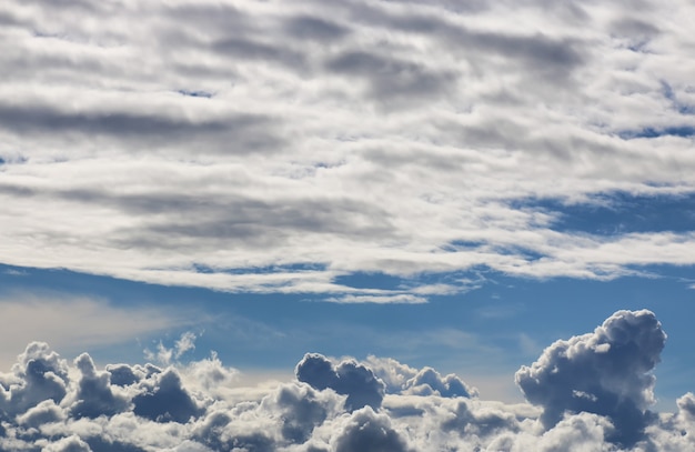 Nube cielo oscuro grande