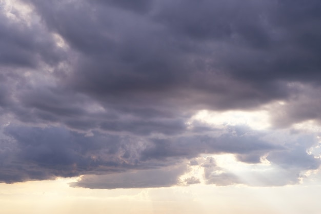 Nube dinámica vintage y textura de cielo para el fondo