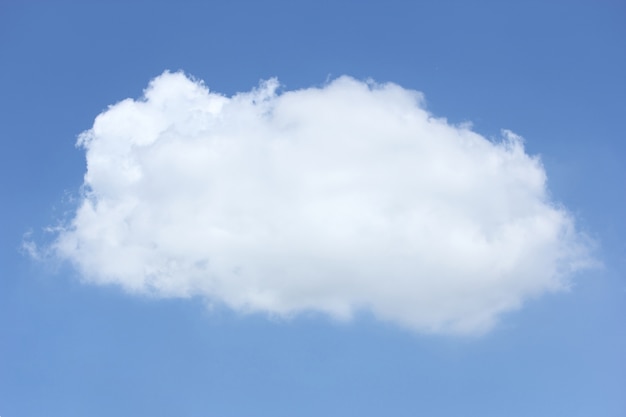 Foto nube única con cielo azul