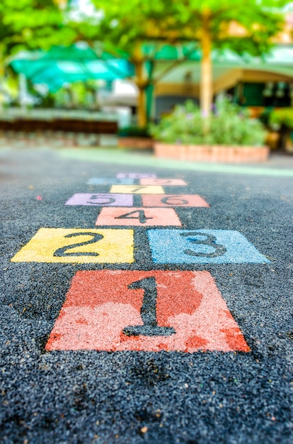 Nuber auf Spielplatz