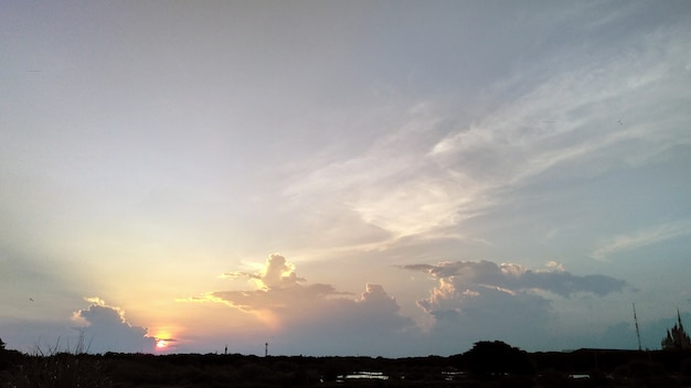 nubes al atardecer