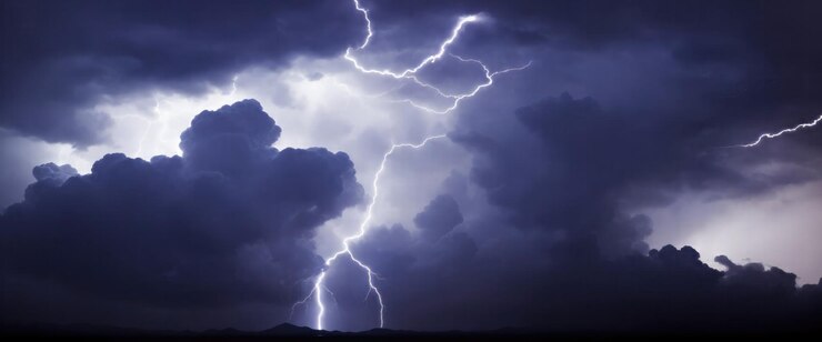 Foto nubes blancas de fondo tormenta eléctrica en una nube para un concepto de energía