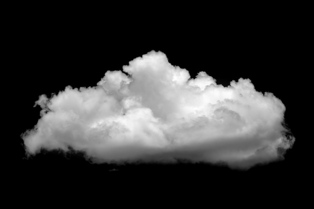 Las nubes blancas separadas sobre un fondo negro tienen nubes reales