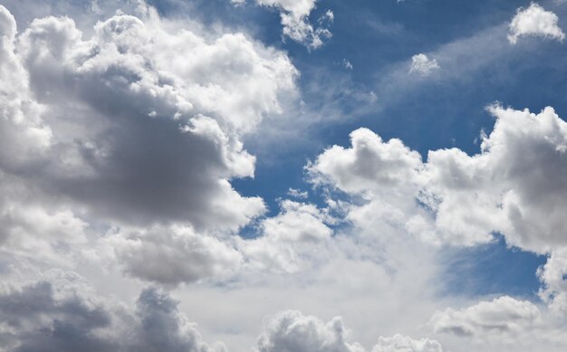 nubes blancas