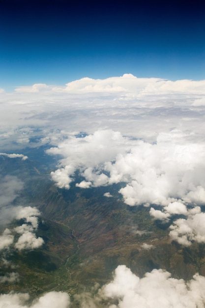 Nubes en el cielo azul