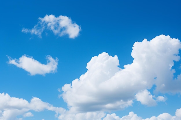 Nubes con el cielo azul