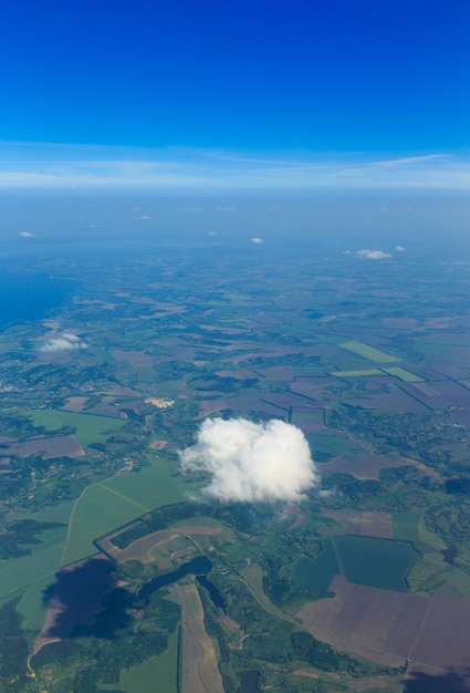 Nubes en el cielo azul