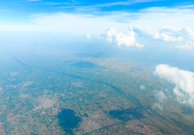 Nubes en el cielo azul