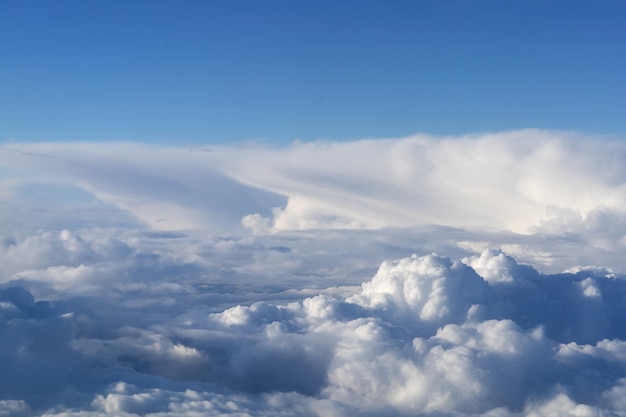 Nubes en el cielo a vista de pájaro