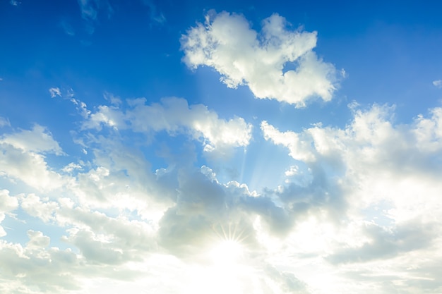nubes y cielocielo azul con nubescielo de veranofondo de la naturaleza