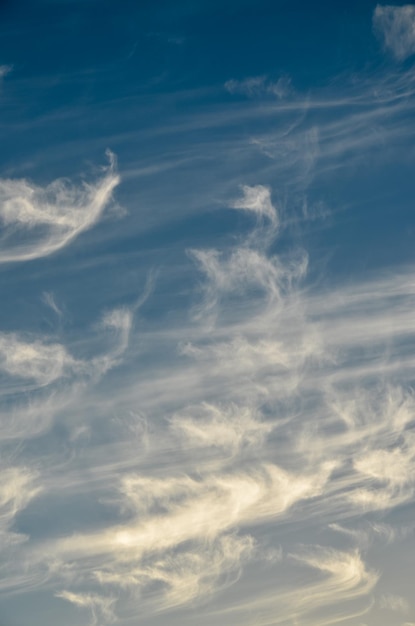 Nubes de colores al atardecer