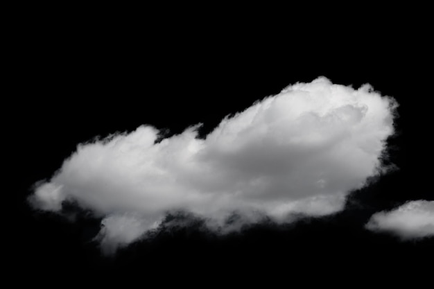 nubes esponjosas blancas aisladas en un fondo negro