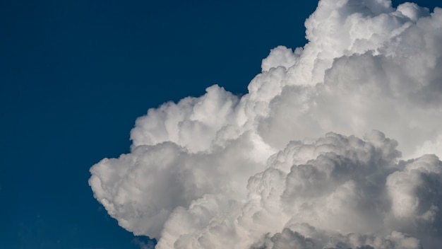 Foto nubes llevadas en el cielo