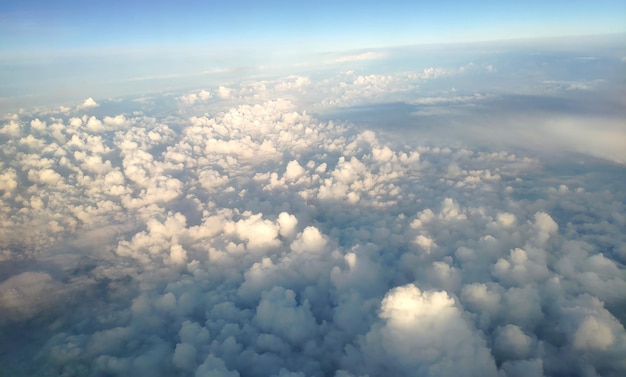 Nubes tal y como se ven desde un avión