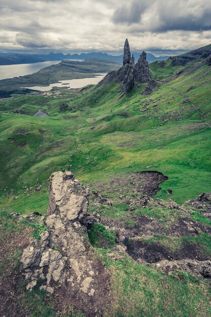 Nubes tormentosas sobre el Viejo de Storr Skye