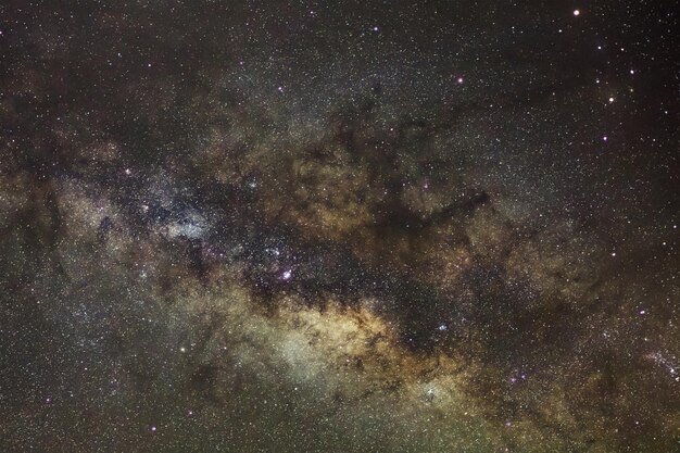 Núcleo de la Vía Láctea Centro galáctico de la vía láctea Fotografía de larga exposición con grano