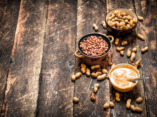 Nueces y mantequilla de maní.